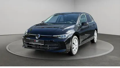 Gebraucht VW Golf VIII Style 150 PS (110 kW) 2025 Limousine