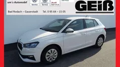 Candy weiß uni Gebraucht 2021 Skoda Fabia Active Kleinwagen | 12.990 € (Fairer Preis)
