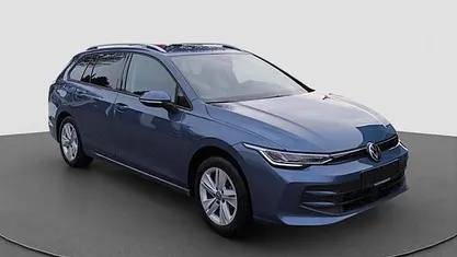 Anemonenblau Gebraucht 2024 VW Golf VIII Life Limousine | 30.040 € (Fairer Preis)