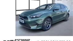 Experience grün metallic Neu 2025 Kia Ceed Sportswagon Platinum Kombi | 32.589 € (Fairer Preis)