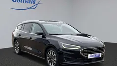 Obsidianschwarz metallic Gebraucht 2024 Ford Focus Titanium X Kombi | 30.490 € (Fairer Preis)