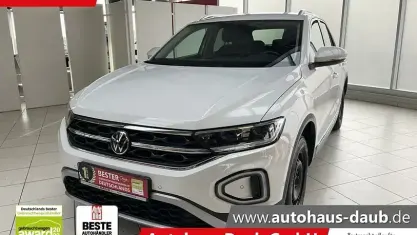 Käytetty VW T-Roc Style 110 HP (80 kW) 2022 Valkoinen Katumaasturi