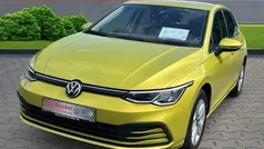 Gelb Gebraucht 2021 VW Golf VIII Life Limousine | 19.969 € (Fairer Preis)