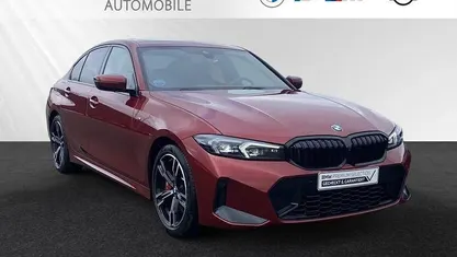 Gebraucht BMW 330 M Sport 286 PS (210 kW) 2025 Fire red metallic Limousine