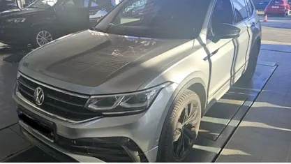 Gebraucht VW Tiguan Allspace R-line 200 PS (147 kW) 2022 Silber SUV