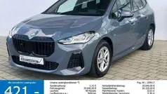 Sparkling kupfergrau metallic Gebraucht 2025 BMW 220 Active Tourer Comfort Edition Van / Kleinbus | 35.270 € (Fairer Preis)