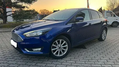 Gebraucht Ford Focus Titanium 120 PS (88 kW) 2015 Blau Limousine