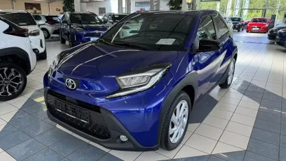 Gebraucht Toyota Aygo X 72 PS (52 kW) 2024 Juniper blue metallic SUV