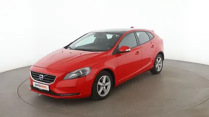 Rot Gebraucht 2014 Volvo V40 You! Kombi | 13.680 €