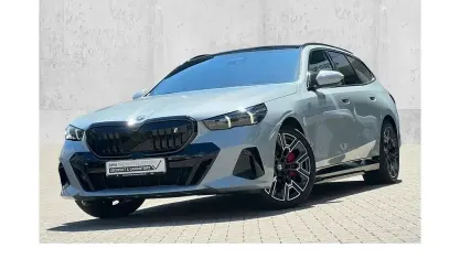 Gebraucht BMW i5 M Sport 250 kW (340 PS) 2024 Brooklyn grau Kombi