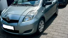 Silber Gebraucht 2009 Toyota Yaris Limousine | 4.300 € (Fairer Preis)