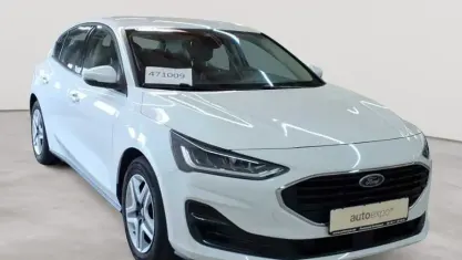 Gebraucht Ford Focus Cool & Connect 120 PS (88 kW) 2023 Frozen white Limousine