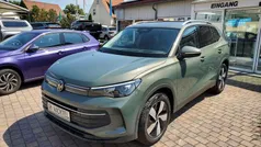 Cipressinogrün metallic Neu 2024 VW Tiguan SUV | 41.900 € (Fairer Preis)