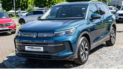 Gebraucht VW Tiguan IQ Drive 150 PS (110 kW) 2025 Blau SUV