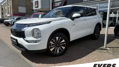 Nowe Mitsubishi Outlander P-HEV Plus 136 KM (100 kW) 2026 Biały Sedan/Limuzyna