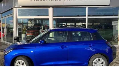 Blau Neu 2025 Suzuki Swift Club Kleinwagen | 18.290 €