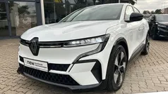 Weiß Gebraucht 2023 Renault Mégane Equilibre Limousine | 21.980 € (Superpreis)