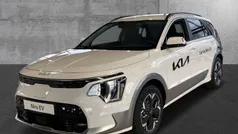 (swp) snow white pearl Gebraucht 2024 Kia e-Niro Inspiration SUV | 36.990 € (Fairer Preis)