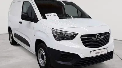 Jade weiß Gebraucht 2022 Opel Combo Selection Van | 12.190 € (Guter Preis)
