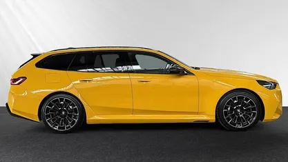 Usata BMW M5 M Sport 727 CV (534 kW) 2025 Giallo Station wagon
