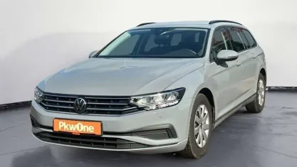 Gebraucht VW Passat 150 PS (110 kW) 2023 Grau Kombi