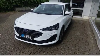 Second-hand Ford Focus Titanium 125 CP (91 kW) 2023 Alb Berlinǎ