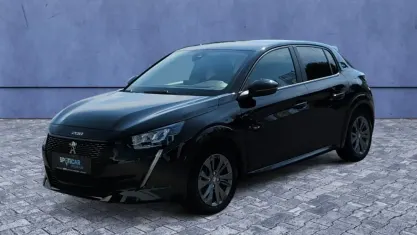 Gebraucht Peugeot e-208 Active 100 kW (136 PS) 2022 Schwarz Kleinwagen