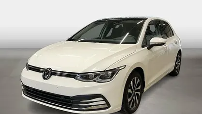 Gebraucht VW Golf VIII Active 150 PS (110 kW) 2022 Pure white Limousine