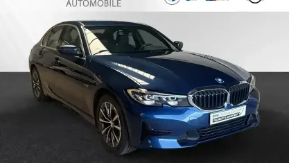 Gebraucht BMW 320e Advantage 204 PS (150 kW) 2022 Phytonicblau metallic Limousine