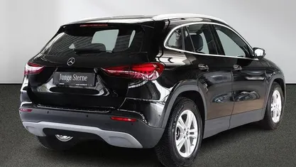 Gebraucht Mercedes GLA200 163 PS (119 kW) 2025 Unilack nachtschwarz SUV