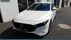 Weiß Gebraucht 2022 Mazda 3 Selection Limousine | 19.490 € (Fairer Preis)