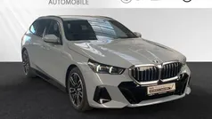 Brooklyn grau metallic Gebraucht 2024 BMW 520 M Sport Kombi | 52.390 € (Superpreis)