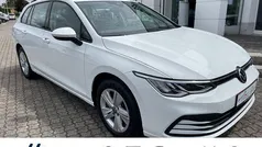 Weiß Gebraucht 2020 VW Golf VIII Life Kombi | 19.774 € (Fairer Preis)