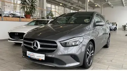 Gebraucht Mercedes B200 163 PS (119 kW) 2019 Grau Kleinwagen