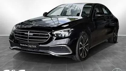 Gebraucht Mercedes E220 Exclusive 200 PS (147 kW) 2023 Unilack schwarz Limousine