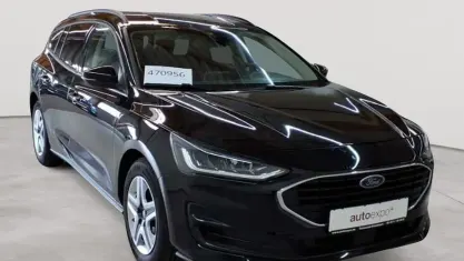 Gebraucht Ford Focus Cool & Connect 120 PS (88 kW) 2023 Agate black metallic Kombi