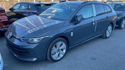 Gebraucht VW Golf VIII Life 150 PS (110 kW) 2026 Kombi