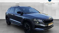 Graphitegrau (metallic) Gebraucht 2024 Skoda Karoq SportLine SUV | 35.380 € (Fairer Preis)