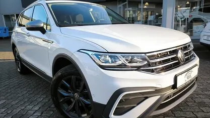 Gebraucht 2024 VW Tiguan Allspace Life SUV | 31.800 € (Fairer Preis)