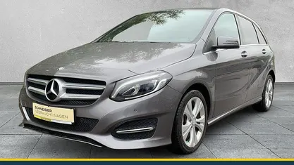 Grau Gebraucht 2016 Mercedes B180 Urban Van / Kleinbus | 15.890 € (Fairer Preis)