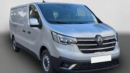 Highlandgrau Neu 2025 Renault Trafic Van / Kleinbus | 38.290 € (Superpreis)