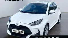 Weiss Gebraucht 2022 Toyota Yaris Basis Kleinwagen | 13.990 € (Fairer Preis)