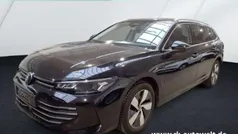 Grenadillschwarz metallic Gebraucht 2024 VW Passat Business Kombi | 33.250 € (Fairer Preis)