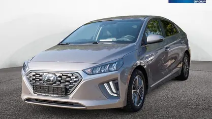 Gebraucht Hyundai Ioniq Premium 141 PS (103 kW) 2019 Beige / fluidic metal Kleinwagen