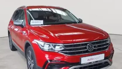 Gebraucht VW Tiguan Allspace Elegance 150 PS (110 kW) 2021 Kings red metallic SUV