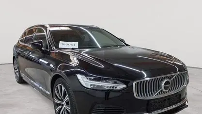 Gebraucht Volvo V90 Inscription 253 PS (186 kW) 2022 Onyx schwarzmetallic Kombi