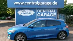 Blau Gebraucht 2024 Ford Focus ST-Line X Limousine | 26.750 € (Fairer Preis)