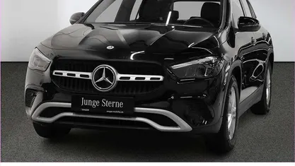 Unilack nachtschwarz Gebraucht 2024 Mercedes GLA200 SUV | 35.890 € (Fairer Preis)