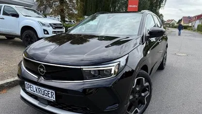Gebraucht Opel Grandland X Ultimate 131 PS (96 kW) 2024 Lackierung schwarz perla nera/ SUV