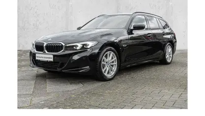Gebraucht BMW 320e Shadowline 204 PS (150 kW) 2023 Schwarz Kombi